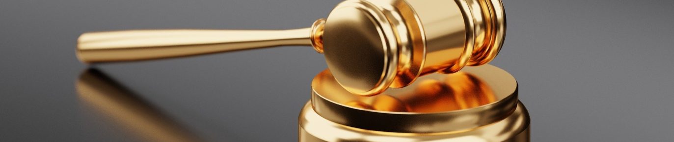 gavel-3577254_1920 gold gavel law